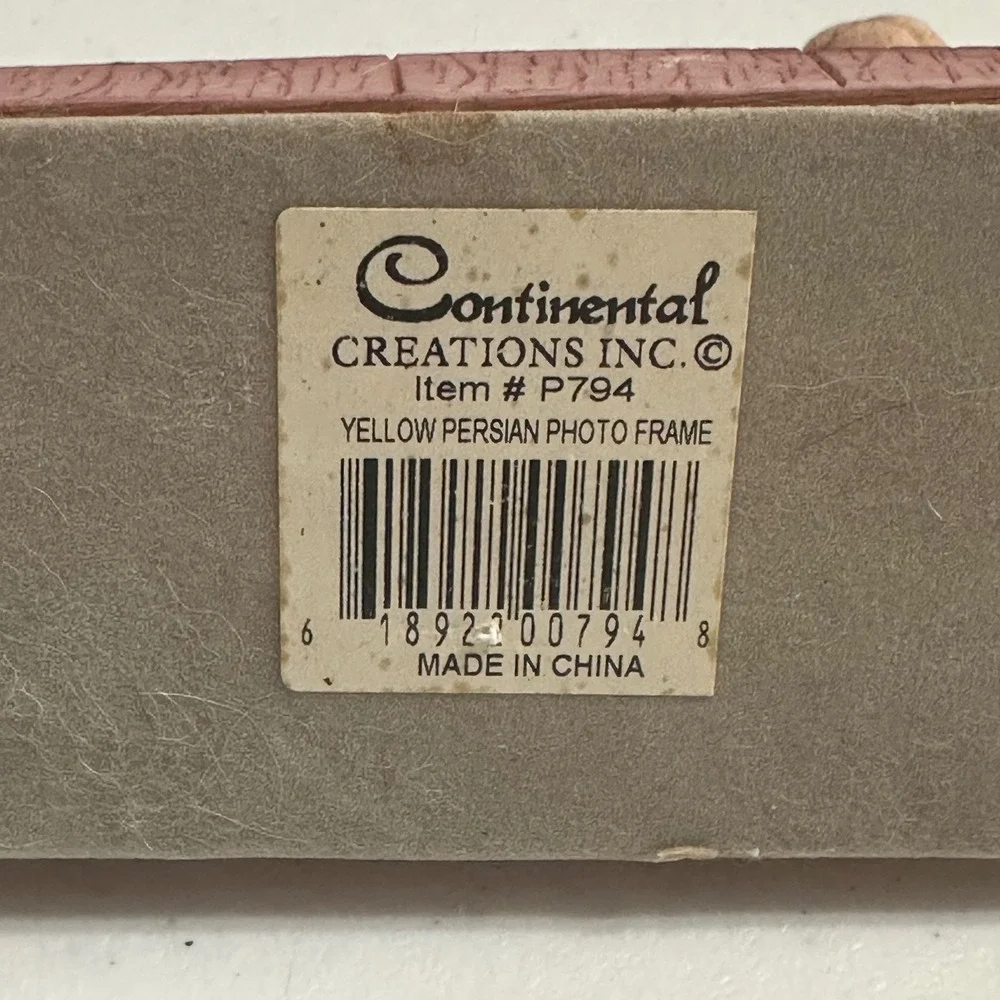 Continental Creations Yellow Persian Cat Resin Photo Frame Holder Kitschy VTG